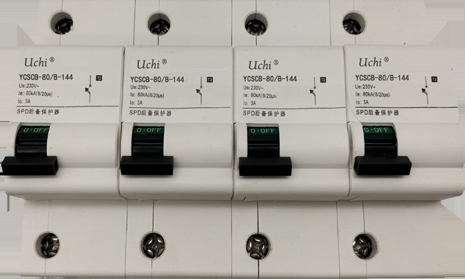 80KA Discharge Current Surge Circuit Breaker UL94-V0 230AC